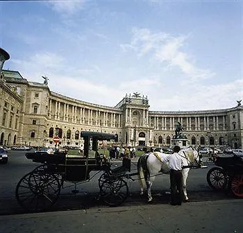 Opera Hotel