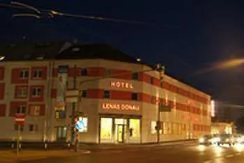 Lenas Donau Vienna