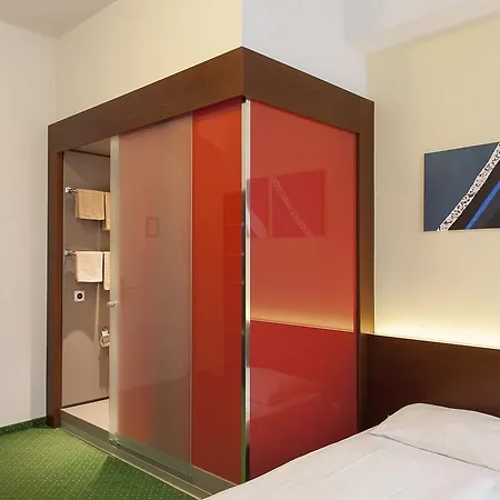 Stadthalle Bed & Breakfast 2*