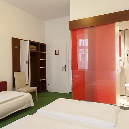 Stadthalle Bed & Breakfast 2*