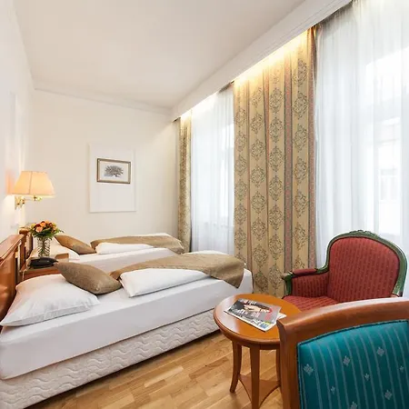 Hotel Novum Cristall Messe 3*