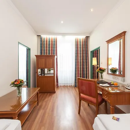 Novum Cristall Messe Hotel 3*