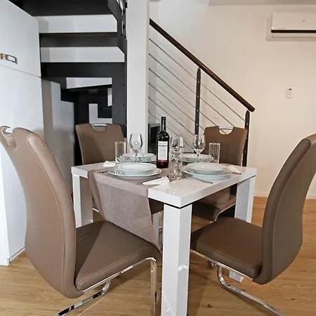 Christiano Hauptbahnhof | Contactless Check-in Apartment Vienna