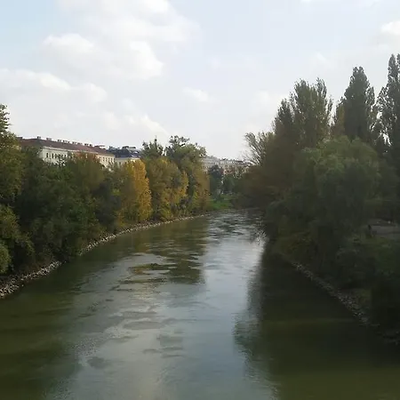 Apartment Goldfisch Am Donaukanal Vienna