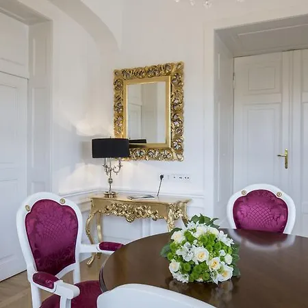 Schloss Schoenbrunn Grand Suite Apartment Vienna