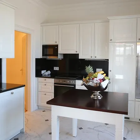 Schloss Schoenbrunn Grand Suite Apartment