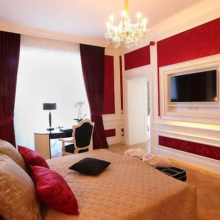 Schloss Schoenbrunn Grand Suite Apartment *