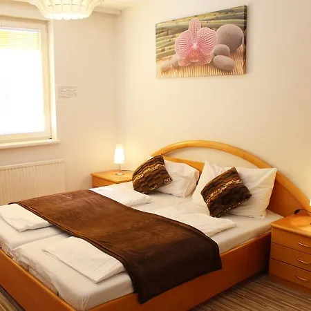 Hostel Westend