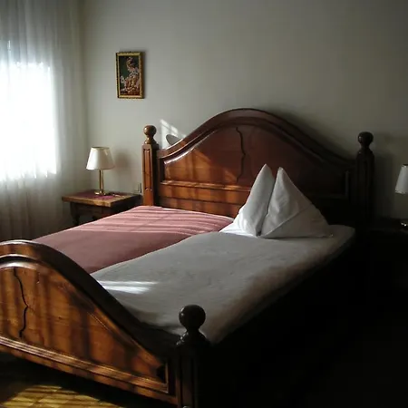 Weber Bed & Breakfast 3*