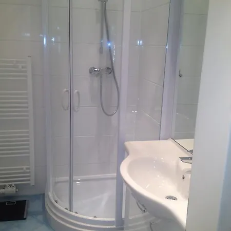 Exquisites Gartenapartment In Eleganter Jugendstilvilla
