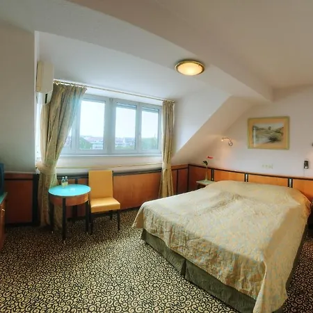Carlton Opera Viena
