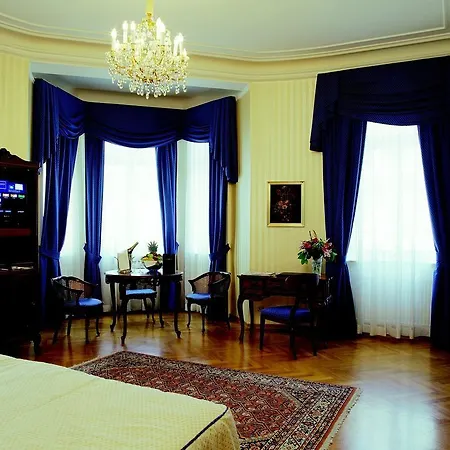 Отель Ambassador
