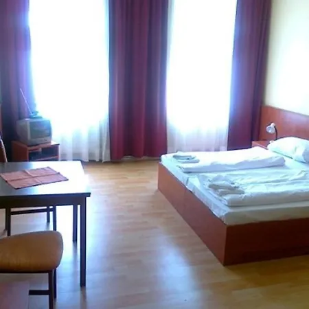 Hotel In Hernals 2*