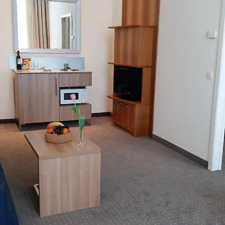Aparthotel Hilight 4*