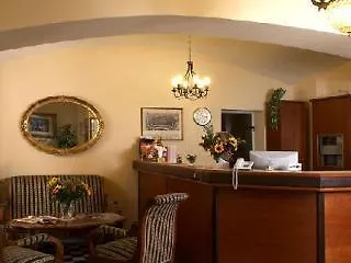 Graf Stadion Hotel 3*