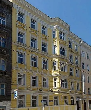 Rathaus - Wein & Design Hotel
