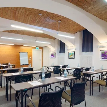 Ξενοδοχείο Fortyplusone - Newly Renovated! 4*