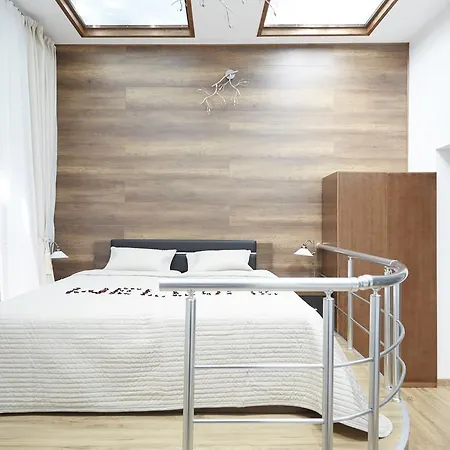 Apartament Schoenbrunn *