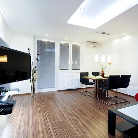 Giuliano Apartment *