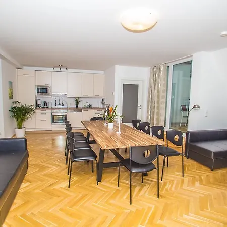 Hotspot Apartments Westbahnhof Apartment *