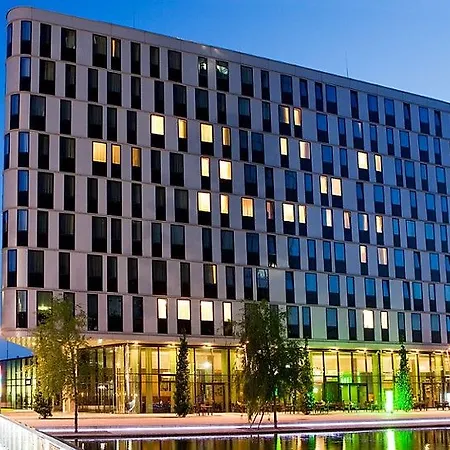 Hotel Courtyard By Marriott Prater/messe 4*