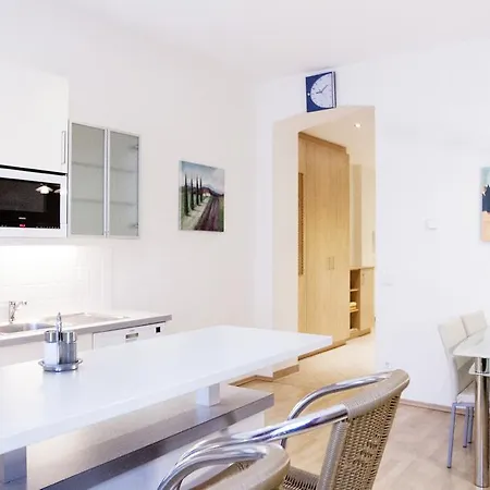 Riess Rotenhofgasse | Contactless Check-in * Vienna
