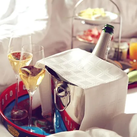 Saint Shermin & Champagne 4*