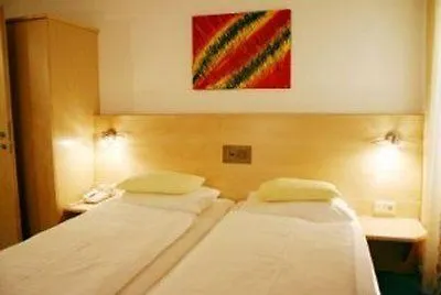 Lenas 3* Wien