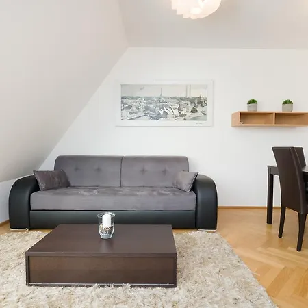 Sas-niccy Apartment