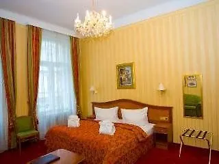 Opera Hotel