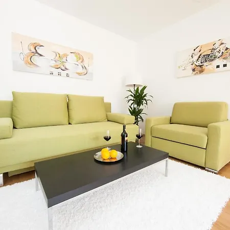 Traditional Tav Apartment *