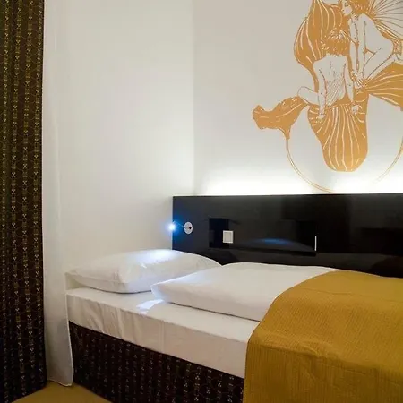 מלון Alma Boutique-hotel 4*