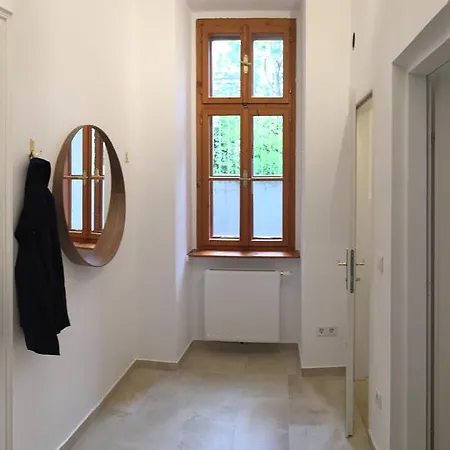 Near Rathaus Apartment
