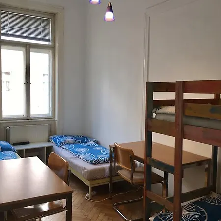 Chichilli Hostel *
