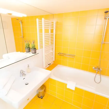Leonhard Apartment