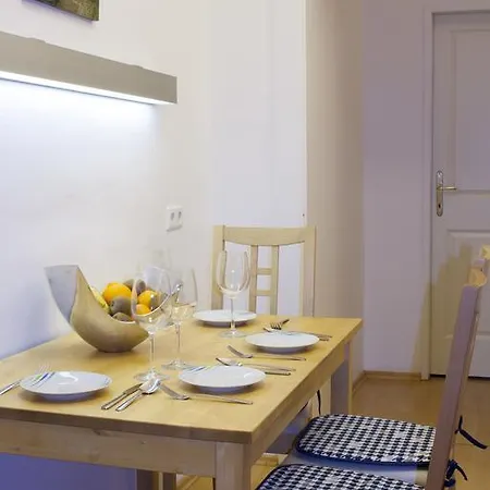 Park Apartment