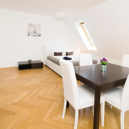 Sas-niccy Apartment