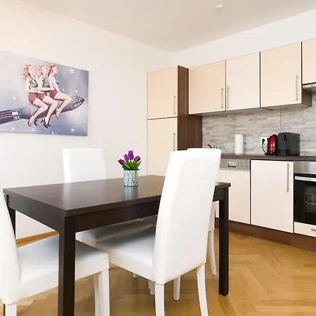 Sas-niccy Apartment *