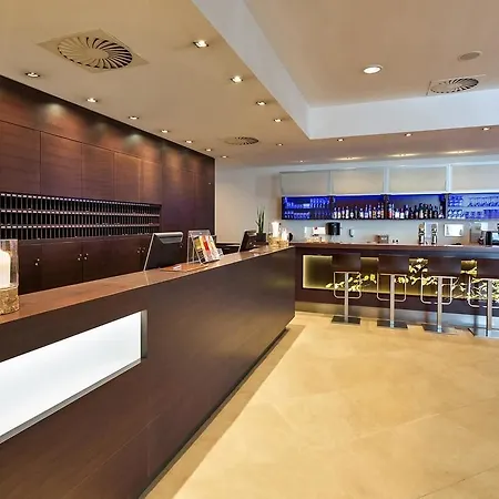 Hotel Arcotel Donauzentrum