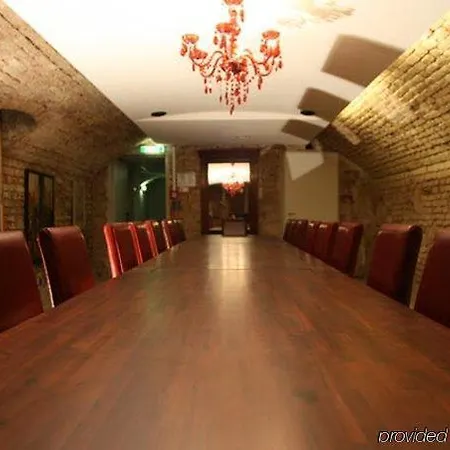 Hahn Hotel