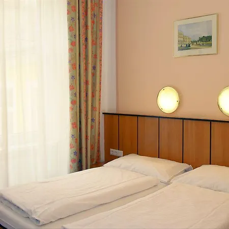 Garten- Und Kunsthotel Gabriel Vienne
