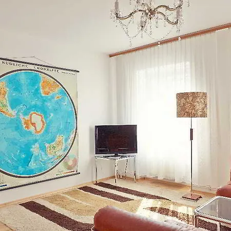Hotel Am Brillantengrund 3*