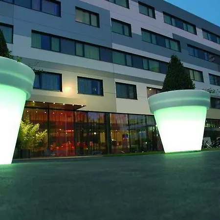 Plaza Gasometer Hotel 4*