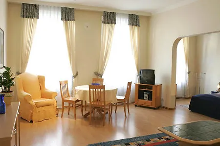 Deutschmeister Hotel 4*
