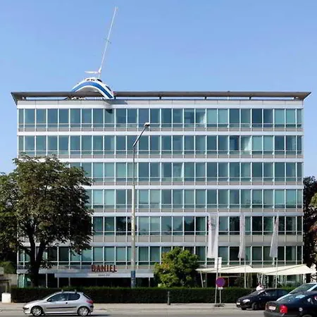 Daniel Hotel 4*