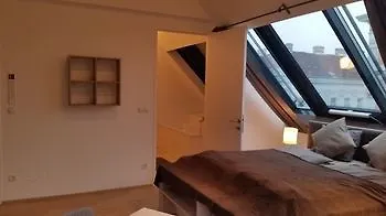 Prestige Schoenbrunn 3* וינה