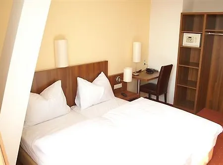 Hotel Hahn 3*
