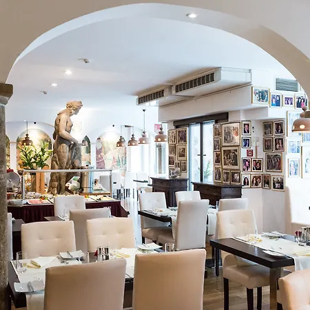 Royal Hotel 4*