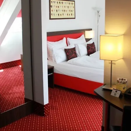 Western Amedia Hotel 4*