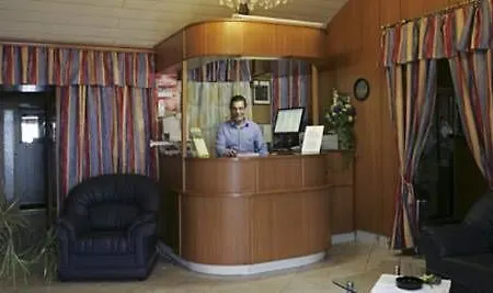Cyrus فندق مبيت وإفطار